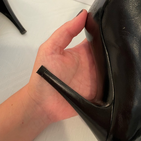 Vintage Norma Kamali Black Leather Pumps, Size 6 - Picture 5 of 8